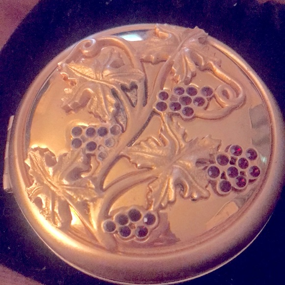 VINTAGE Estee Lauder Limited Edition Refillable Compact - Picture 2 of 5